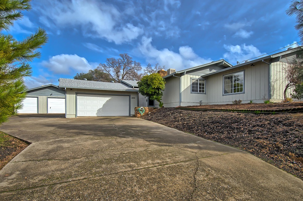 3440 Summit Dr, Redding, CA 96001 - photo 1