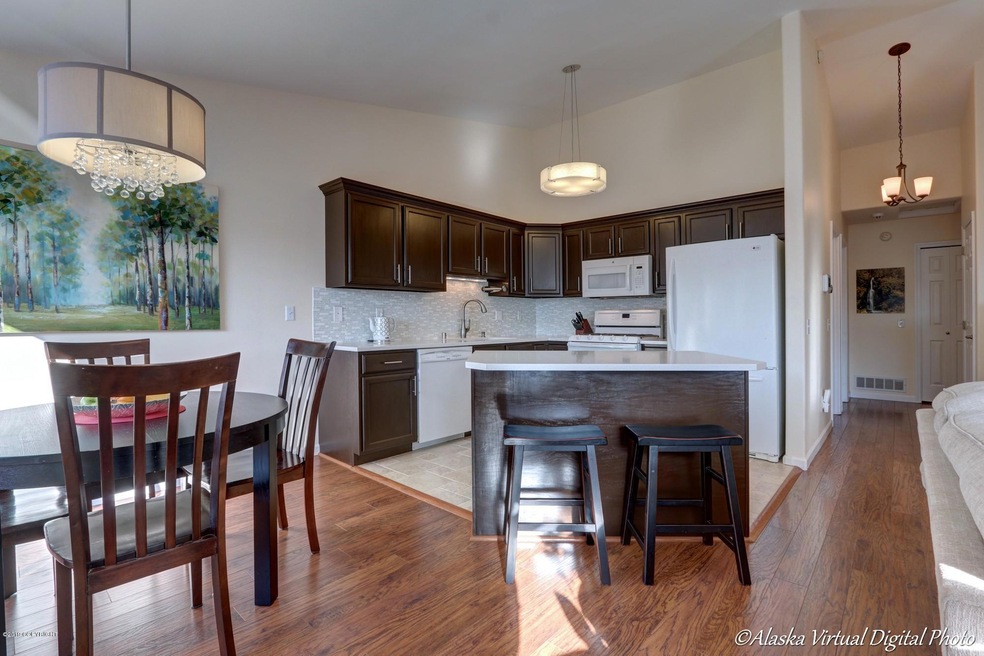 Kitchen/Dining Area