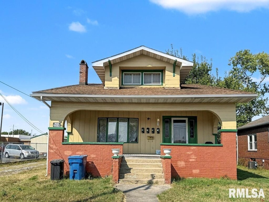 113/115 Mccann St, Benton, IL 62812 - photo 1