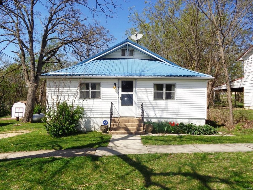 202 W 4th St, Dixon, MO 65459 - photo 1