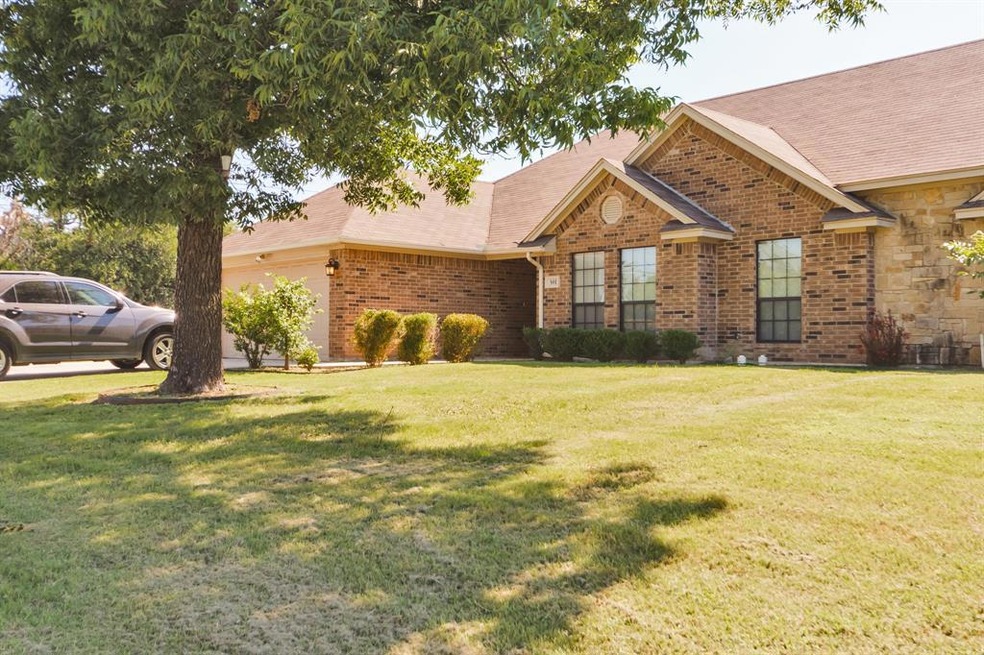 301 S Arthur St, Decatur, TX 76234 - photo 1