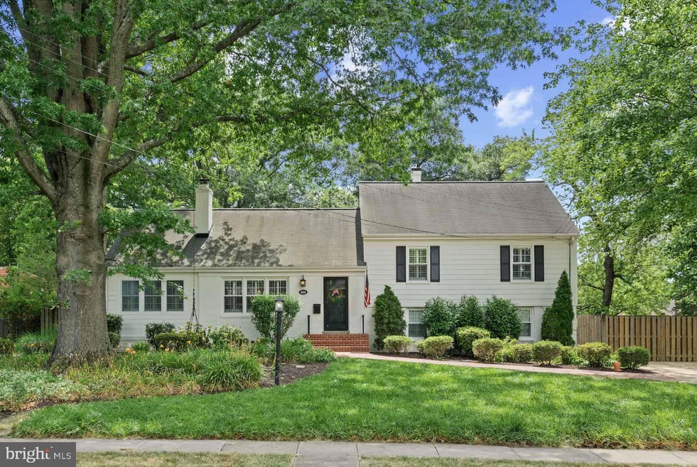 1001 Croton Dr, Alexandria, VA 22308 - photo 1