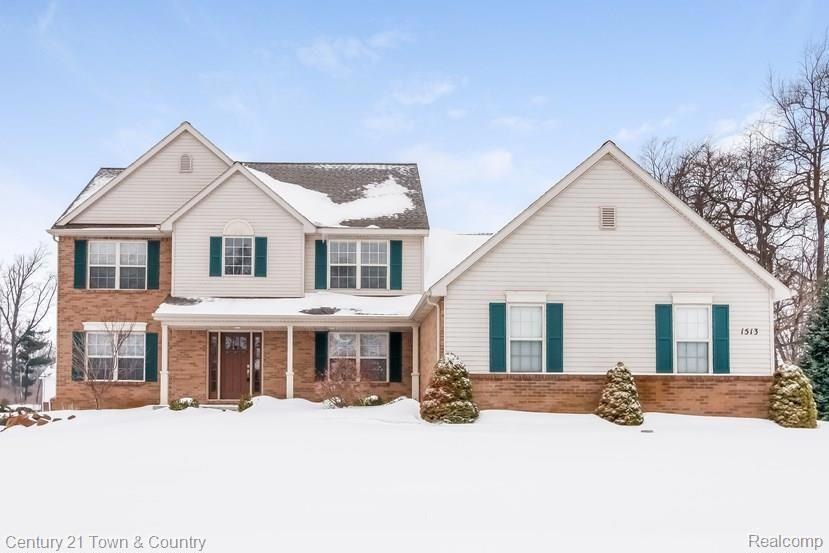 Welcome to 1513 Summerfield Lane!