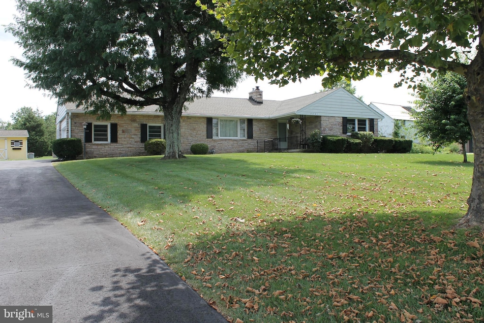 2221 N Main St, Quakertown, PA 18951 - photo 1