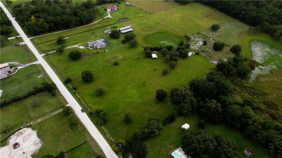 7629 Hackamore Rd, Zephyrhills, FL 33541 - photo 1