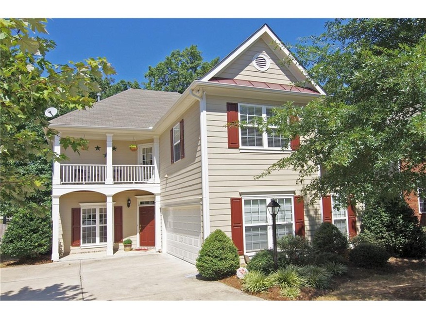 Crescentwood Charmer on beautiful fenced lot just 