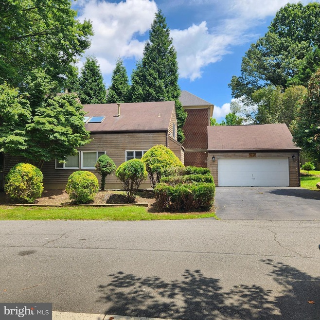 1601 Colonial Ln, McLean, VA 22102 - photo 1