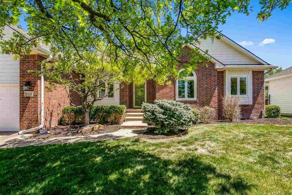 914 N Cedar Downs Cir, Wichita, KS 67235 - photo 1