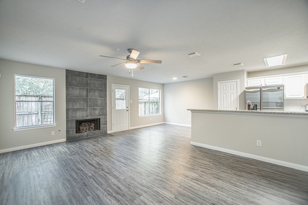 6 N Walden Elms Cir, Spring, TX 77382 - photo 1