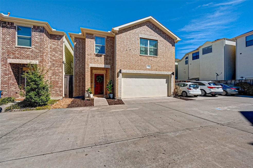 3704 Main Poplar Dr, Houston, TX 77025 - photo 1