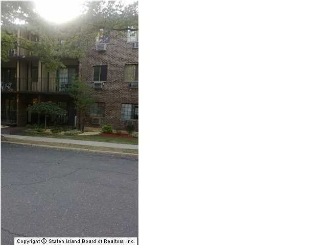 Foxwood Square unit 7, Staten Island, NY 10314 - photo 1