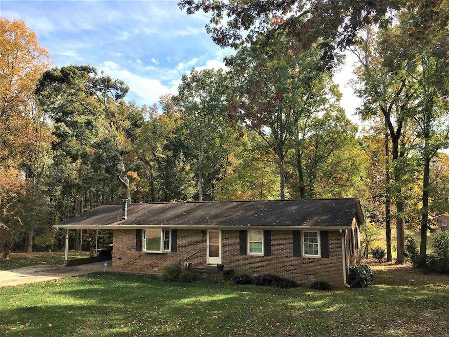 1002 N Garden Ave, Siler City, NC 27344 - photo 1