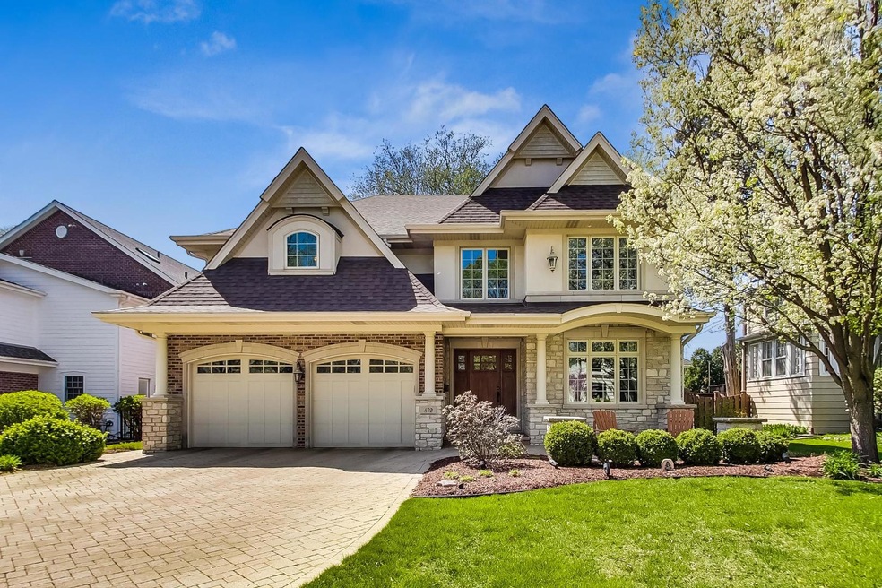 572 S Poplar Ave, Elmhurst, IL 60126 - photo 1