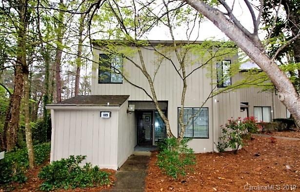 End unit Townhouse in the gated community of River