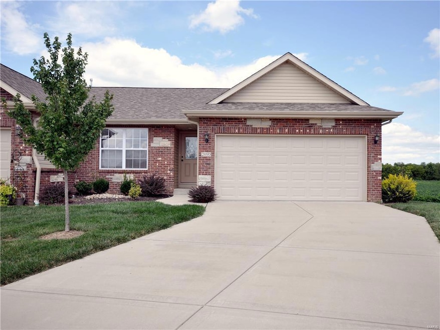 2095 Briarbend Ct, Maryville, IL 62062 - photo 1