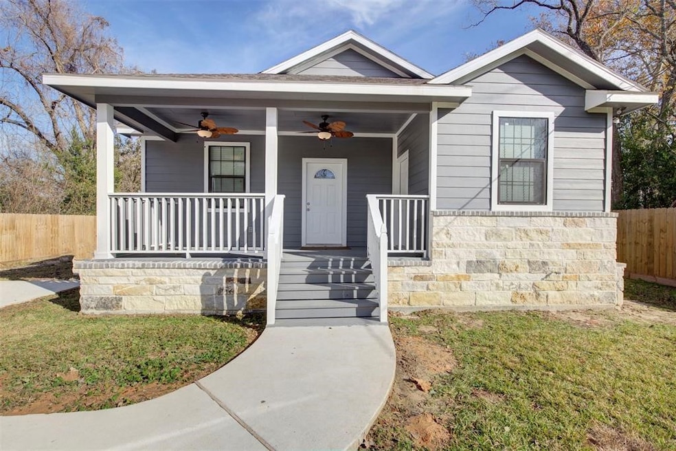 9606 Maxroy St, Houston, TX 77088 - photo 1