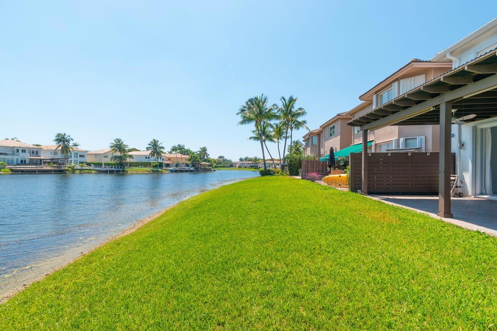 11180 NW 73rd St, Doral, FL 33178 - photo 1