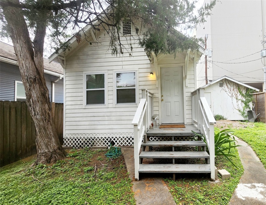 725 E 10 1 2 St unit B, Houston, TX 77008 - photo 1