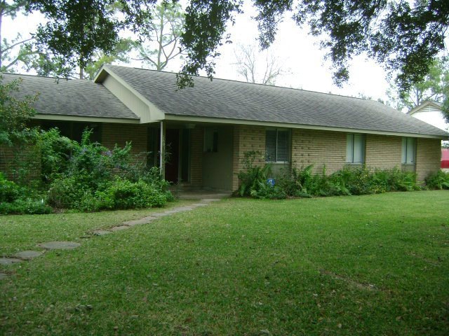 2601 Oak Dr, Bay City, TX 77414 - photo 1