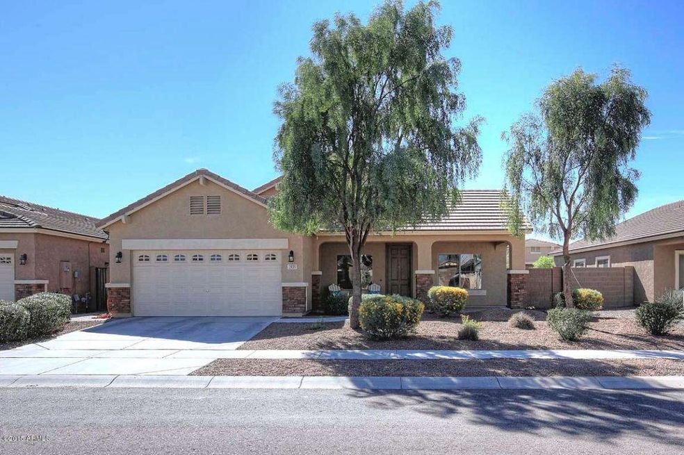 2835 E Trigger Way