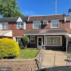 402 Shetland Rd, Darby, PA 19023 - photo 1