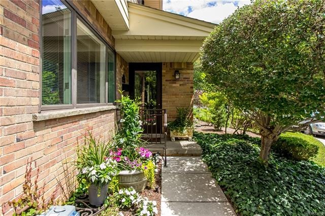 Private entry to this lovely townhouse is highligh