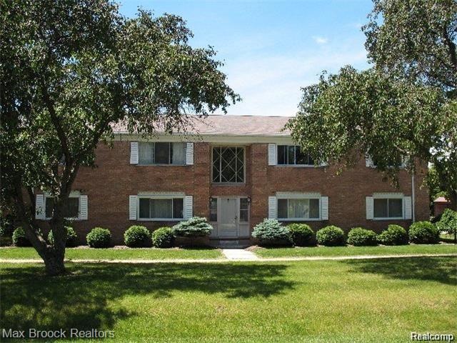 801 W Long Lake Rd unit 8, Bloomfield Hills, MI 48302 - photo 1