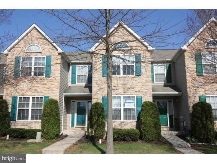 350 Deer Run Ct, Royersford, PA 19468 - photo 1