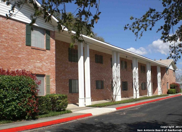 1120 N King St unit 101, Seguin, TX 78155 - photo 1