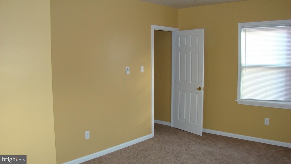 816 S Potomac St unit 2 FLOOR APT., Hagerstown, MD 21740 - photo 1