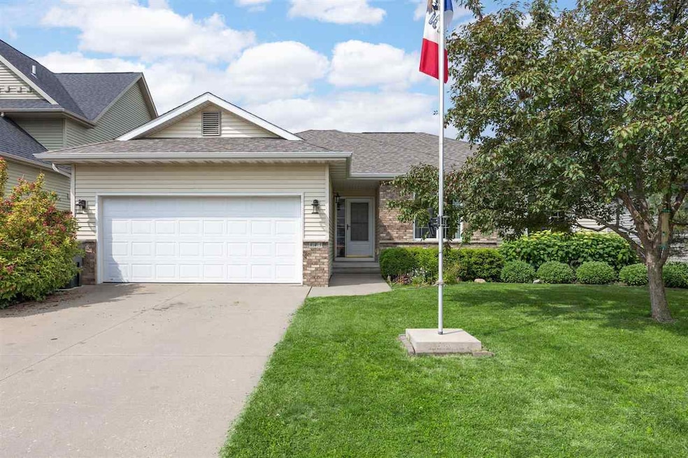 For Sale $389,900 • Co-Listing Agent
