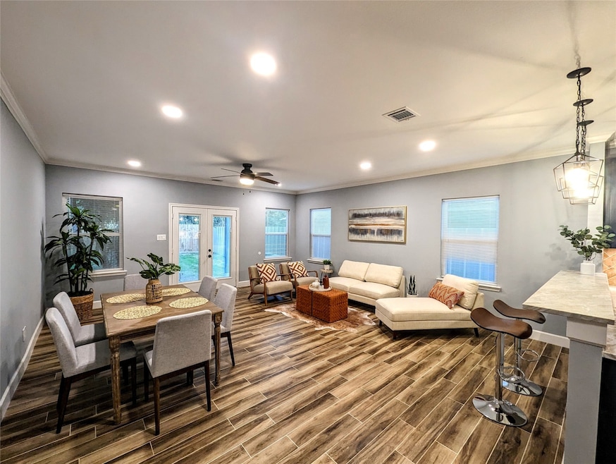 7712 Beckley St, Houston, TX 77088 - photo 1