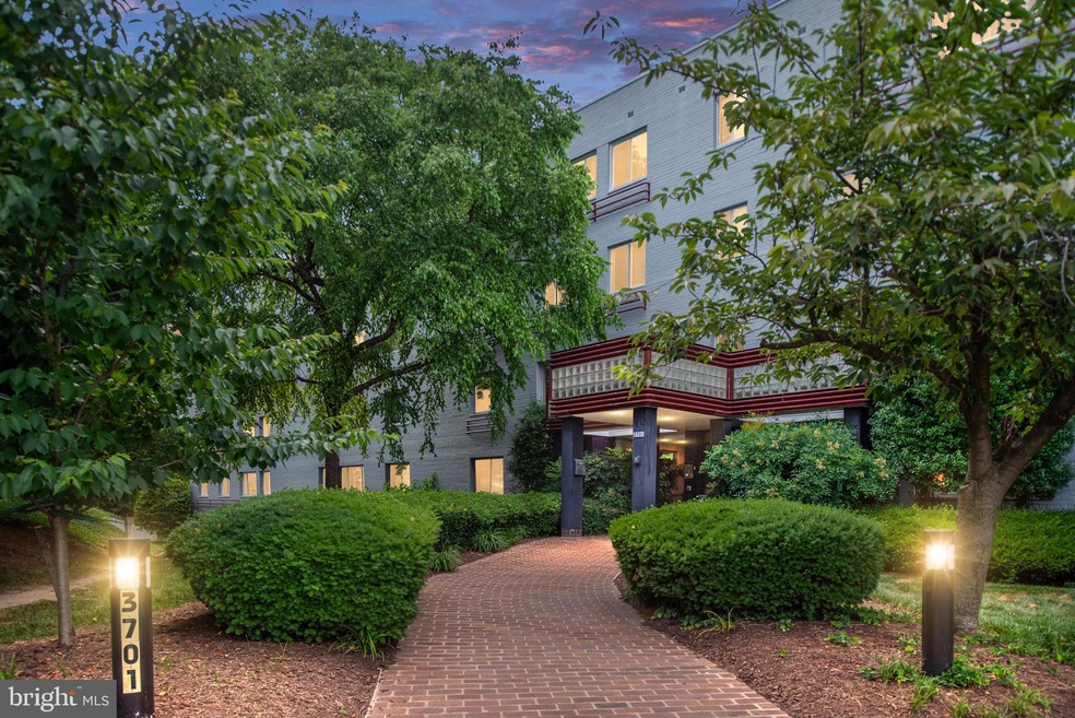 Stratton House unit 506, Arlington, VA 22204 - photo 1