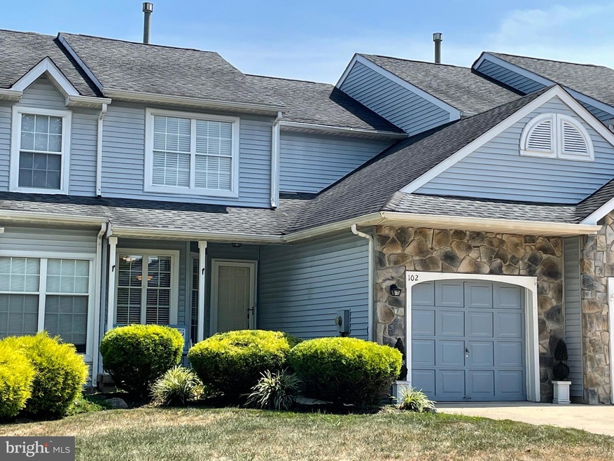 102 Kerry Lynn Ct, Williamstown, NJ 08094 - photo 1