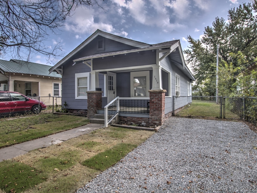 1013 N Griffin Ave, Okmulgee, OK 74447 - photo 1
