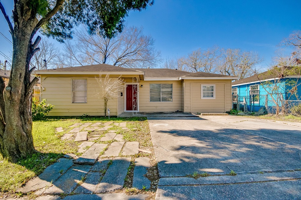 3742 Dreyfus St, Houston, TX 77021 - photo 1