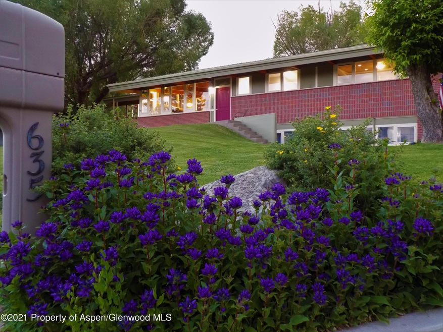 635 W 9th St, Craig, CO 81625 - photo 1