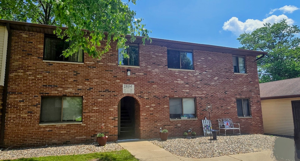 unlisted-address, Urbana, IL 61802 - photo 1