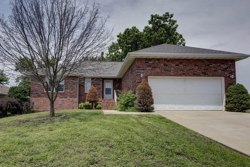 999 W. Crestwood