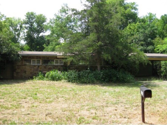 211 Wedgewood St, Nacogdoches, TX 75961 - photo 1