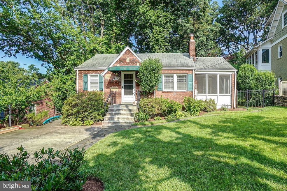 6806 Belford Dr, Takoma Park, MD 20912 - photo 1