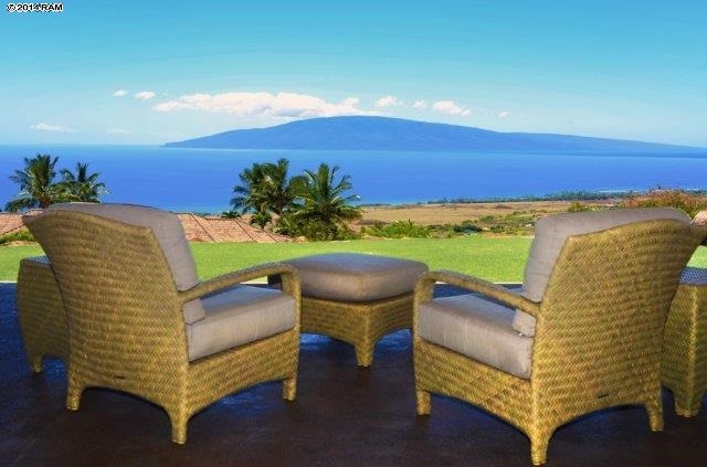 Enjoy spectacular and wide open views of Lana'i Mo