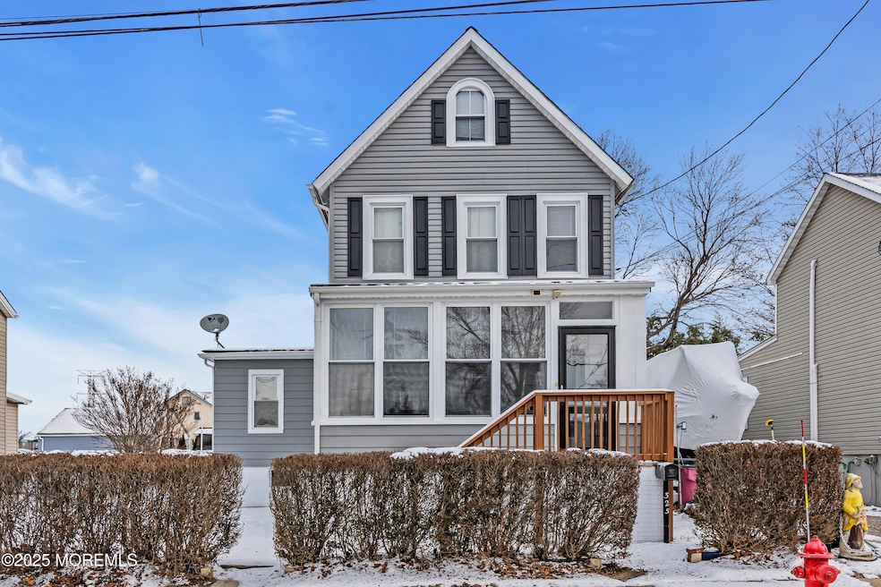 325 Walnut St, South Amboy, NJ 08879 - photo 1