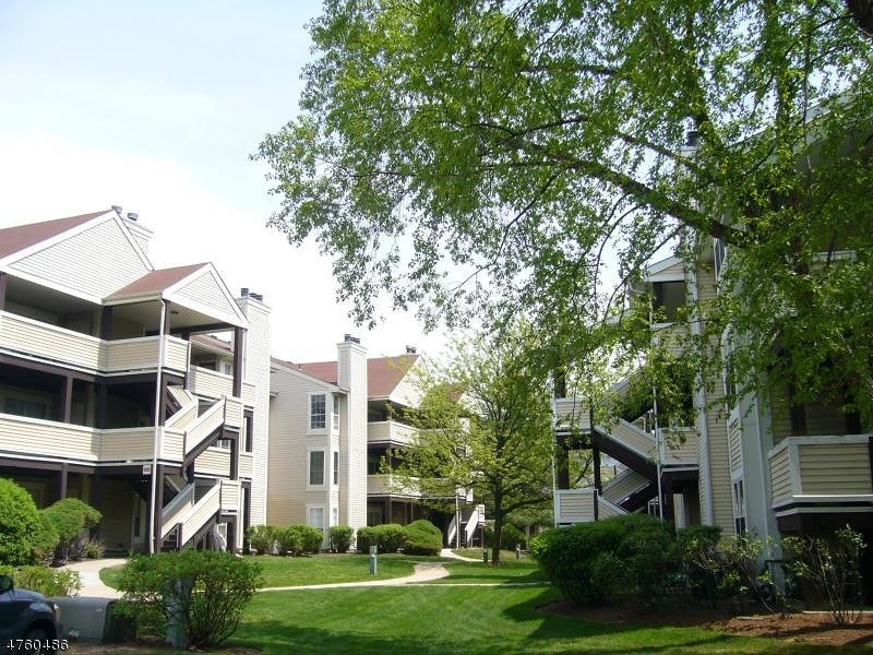 551 551 Clubhouse Ct 1, Union Twp., NJ 07083 - photo 1