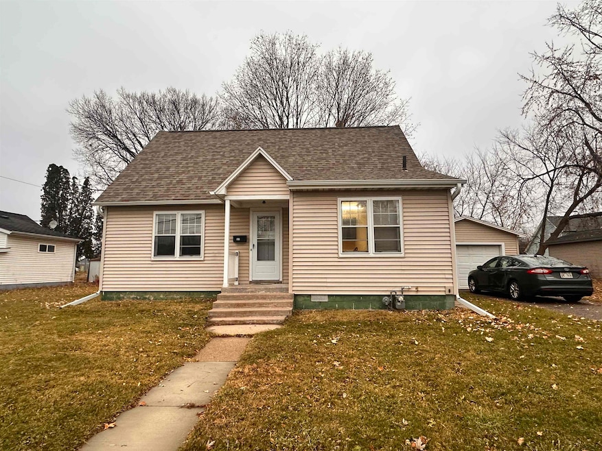 809 E State St, Mauston, WI 53948 - photo 1
