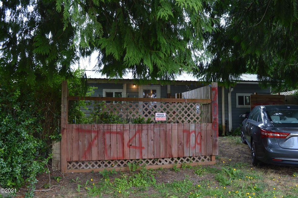 704 SE Quay Ave, Lincoln City, OR 97367 - photo 1