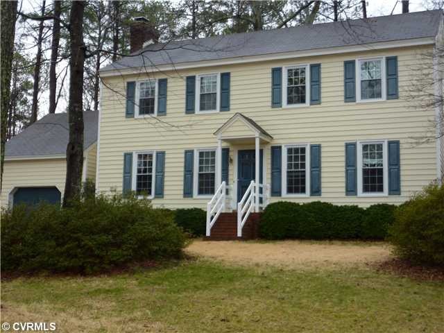 Exterior Front - Beautiful, well maintained coloni