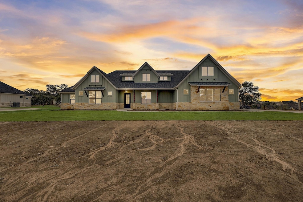 1089 Eagles Bluff Dr, Weatherford, TX 76087 - photo 1