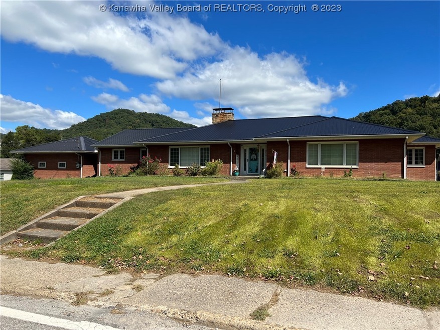 214 Madison Ave, Madison, WV 25130 MLS 265023