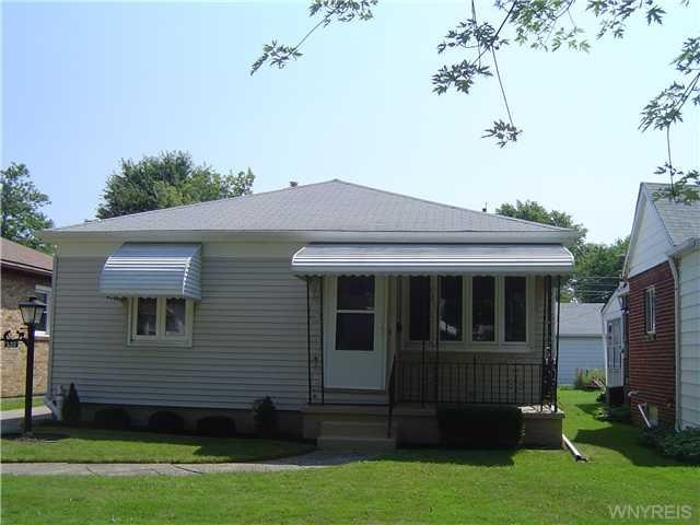 Exterior Front Covered front porch